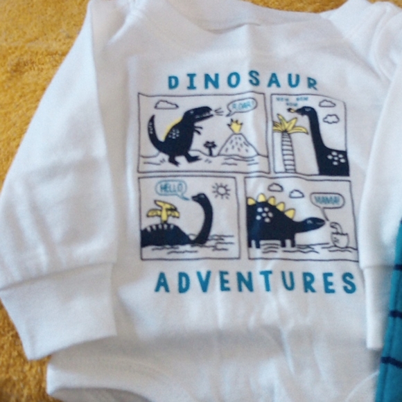 Carter's onesie and pants - Picture 2 of 5